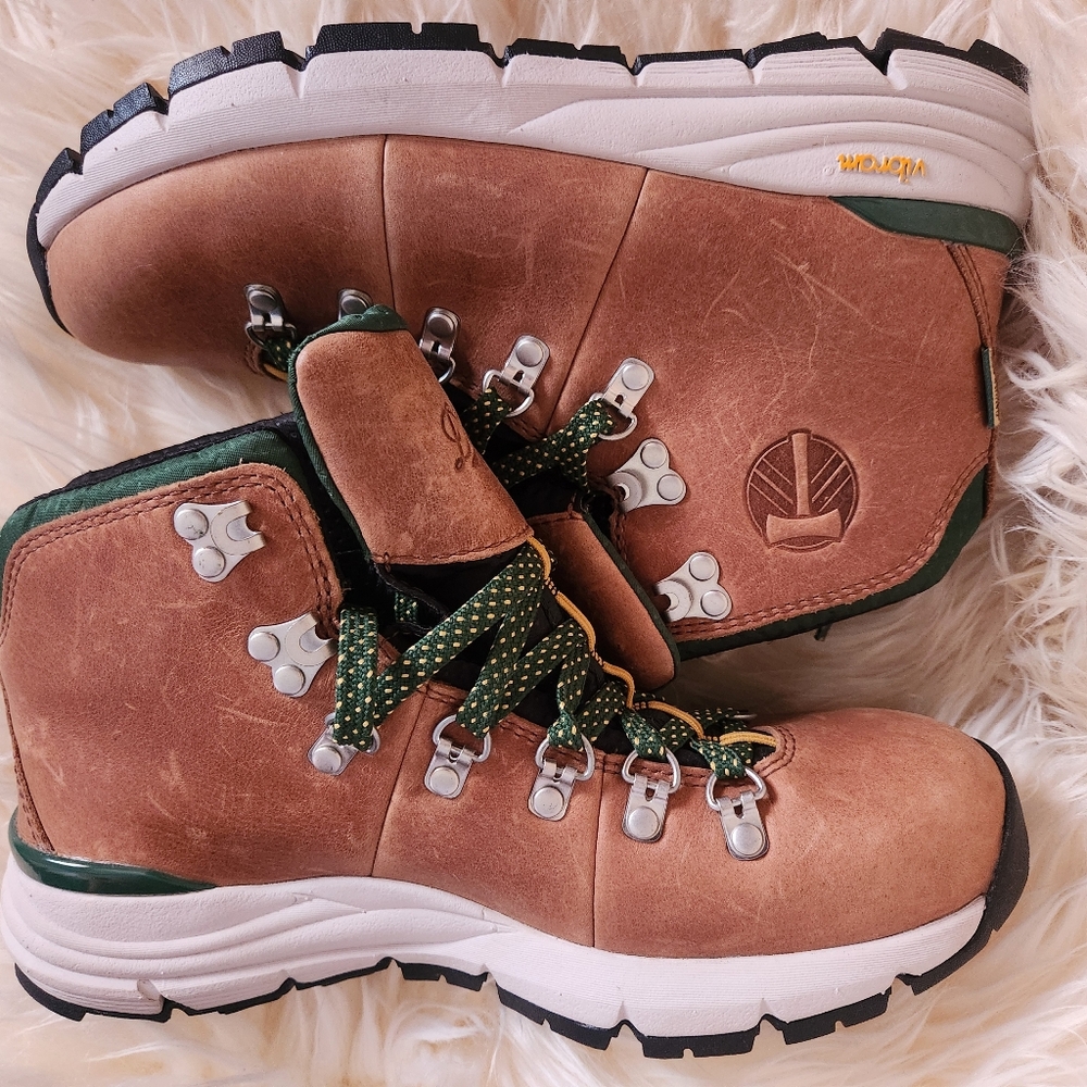 Danner x Portland Men's Mountain 600 4.5" Waterproof Hiking Boot - (SAMPLE)